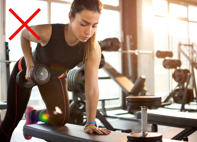 一般的なジムの風景（ダンベル）