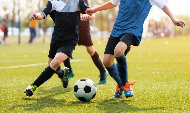 サッカーの試合中イメージ