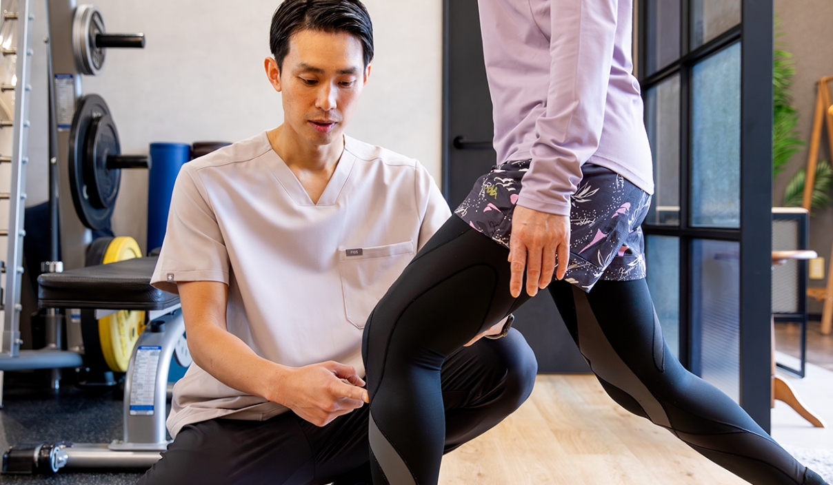 動きを見て体の分析をする様子